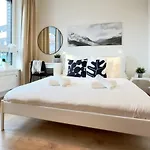 Yarn - Free Private Parking - Balcony With View - Shopping Mall *