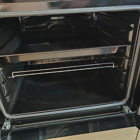 Yarn - Brand New - Free Parking - Balcony With View - Shopping Mall דירה ברטיסלאבה