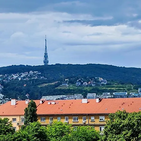 Apartment Yarn - Free Private Parking - Balcony With View - Shopping Mall Pressburg